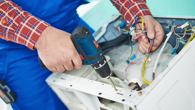 Akyazı Daikin Daikin çamaşır makinesi kart tamiri – Su almama arızası orijinal parça ile giderildi. - Teknik servis örneği